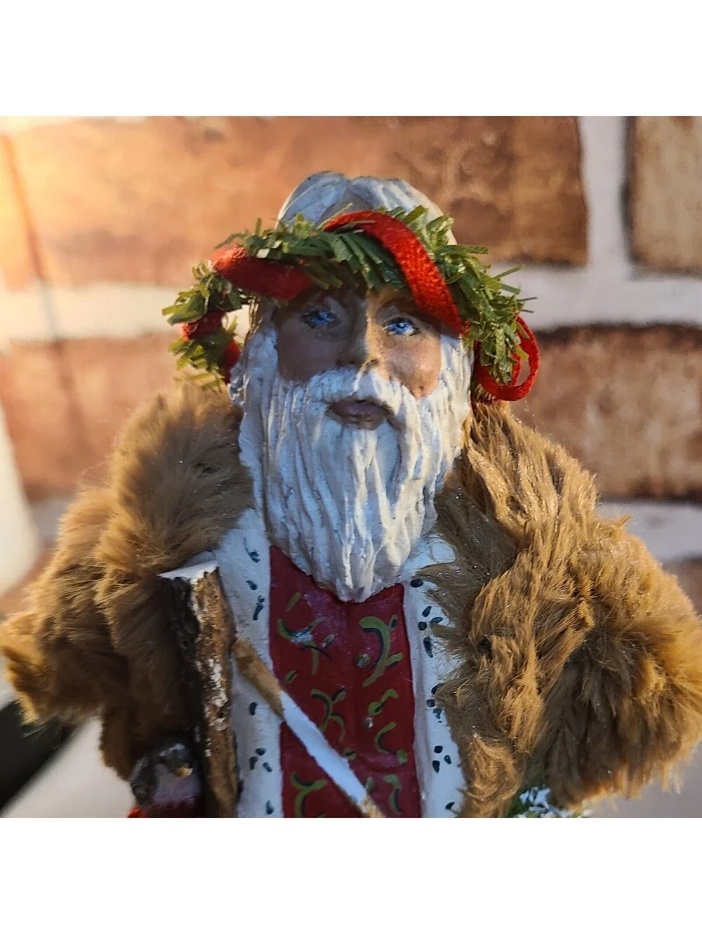 2pc Hand Painted Santa Figurines 8